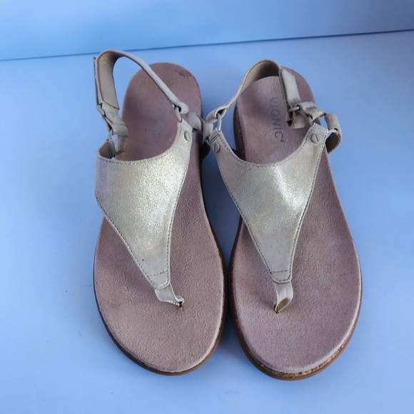 Vionic Women's Cream Sandals - Picture 4 of 12